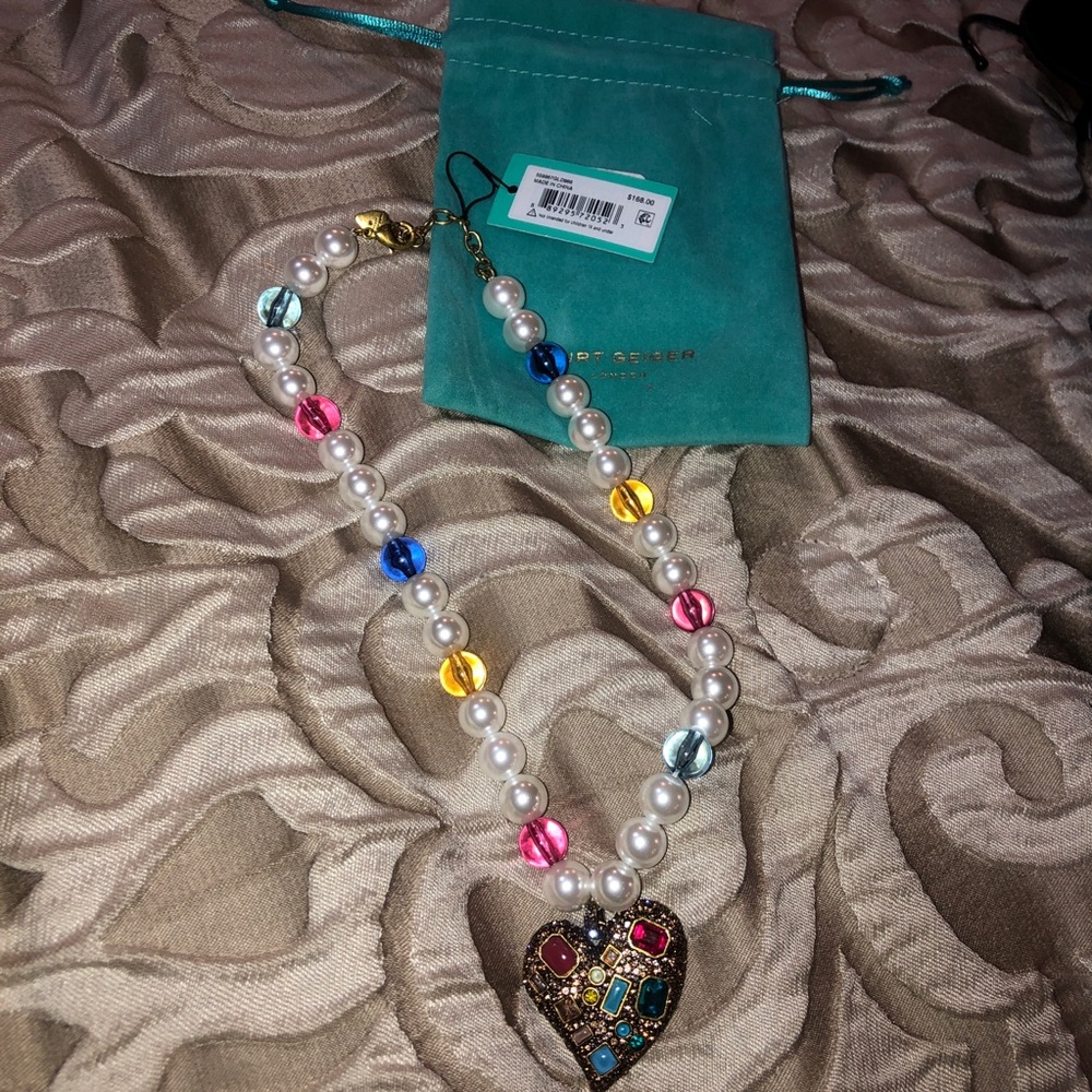 Kurt Geiger Pearl Necklace with Multicolor Gem Heart Pendant - Picture 6 of 6